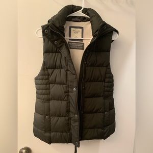 Abercrombie & Fitch Puffer Vest